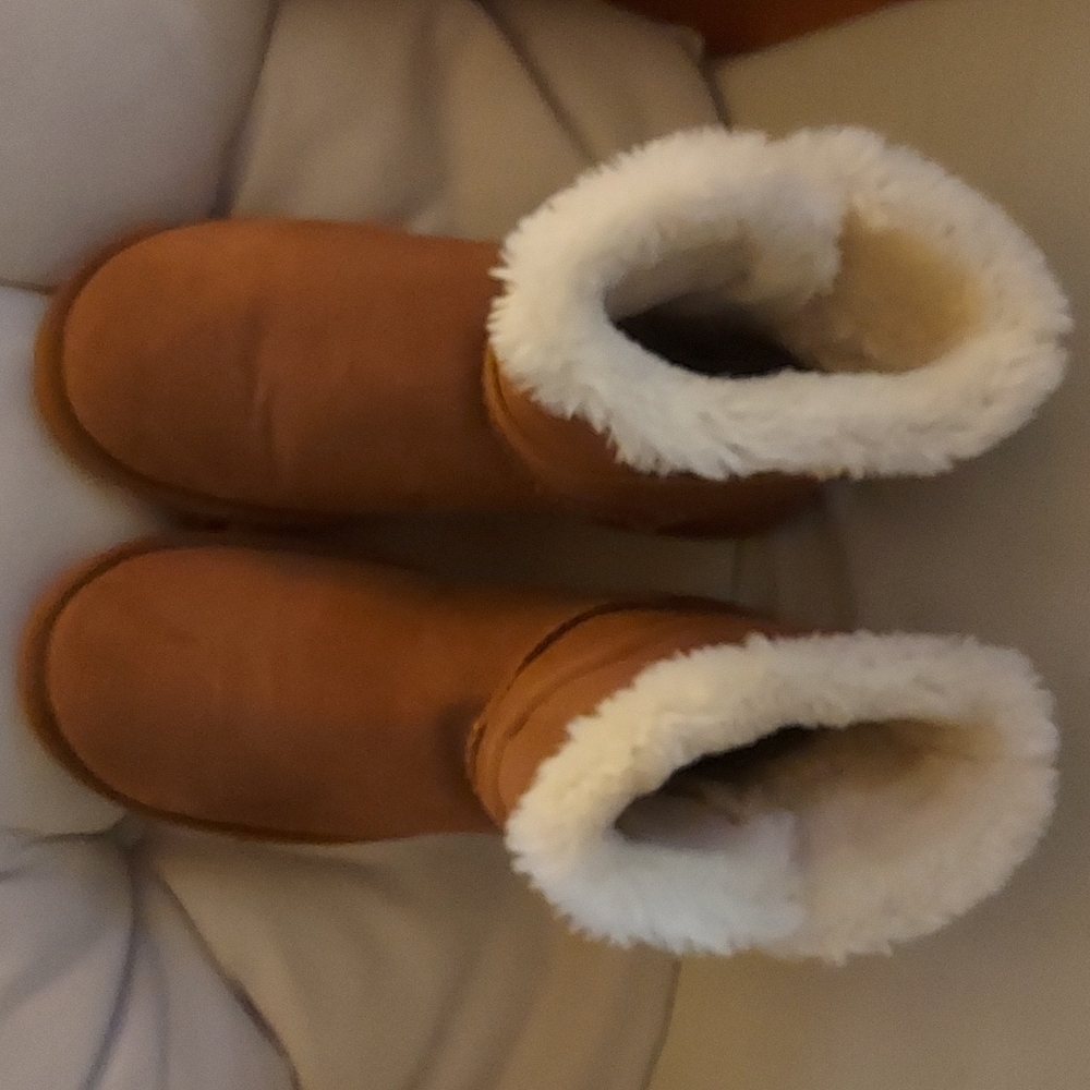 2/$25 Lamo Boots +